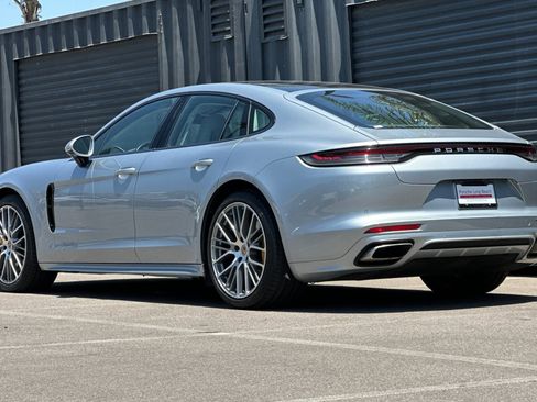 Certified 2021 Porsche Panamera image 3