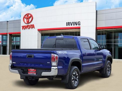Certified 2022 Toyota Tacoma TRD Off-Road AWD/4WD image 4