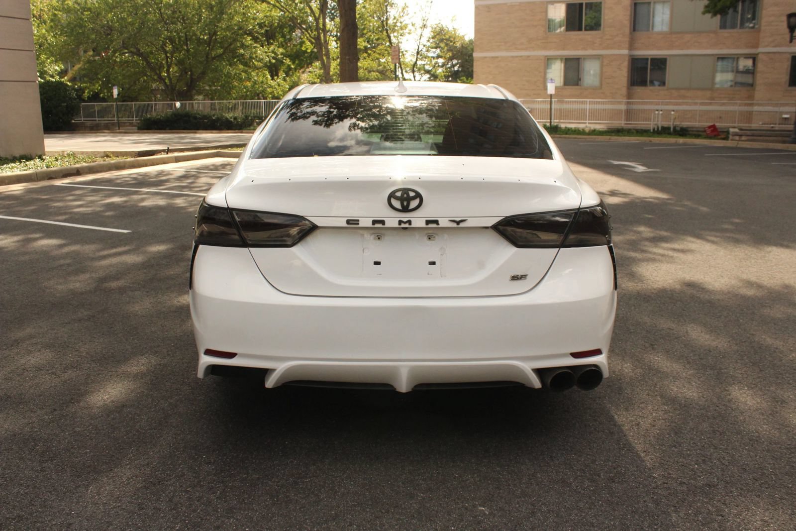 Used 2019 Toyota Camry SE FWD image 8