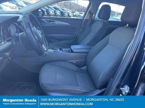Used 2018 Buick Regal Preferred image 12
