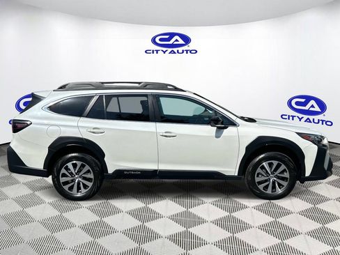 Used 2023 Subaru Outback Premium AWD/4WD image 2