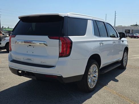 Used 2023 GMC Yukon SLT w/ SLT Premium Package image 5