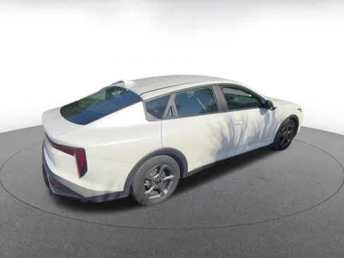 Used 2025 Kia K4 LXS FWD image 14