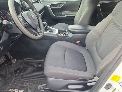 Used 2019 Toyota RAV4 LE image 24