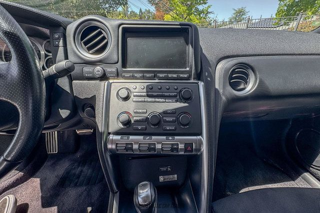 Used 2011 Nissan GT-R Premium AWD/4WD image 45