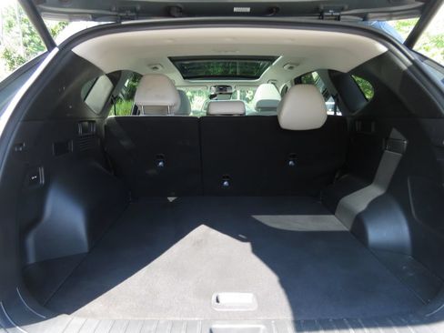 Used 2024 Hyundai Tucson Limited AWD/4WD image 17