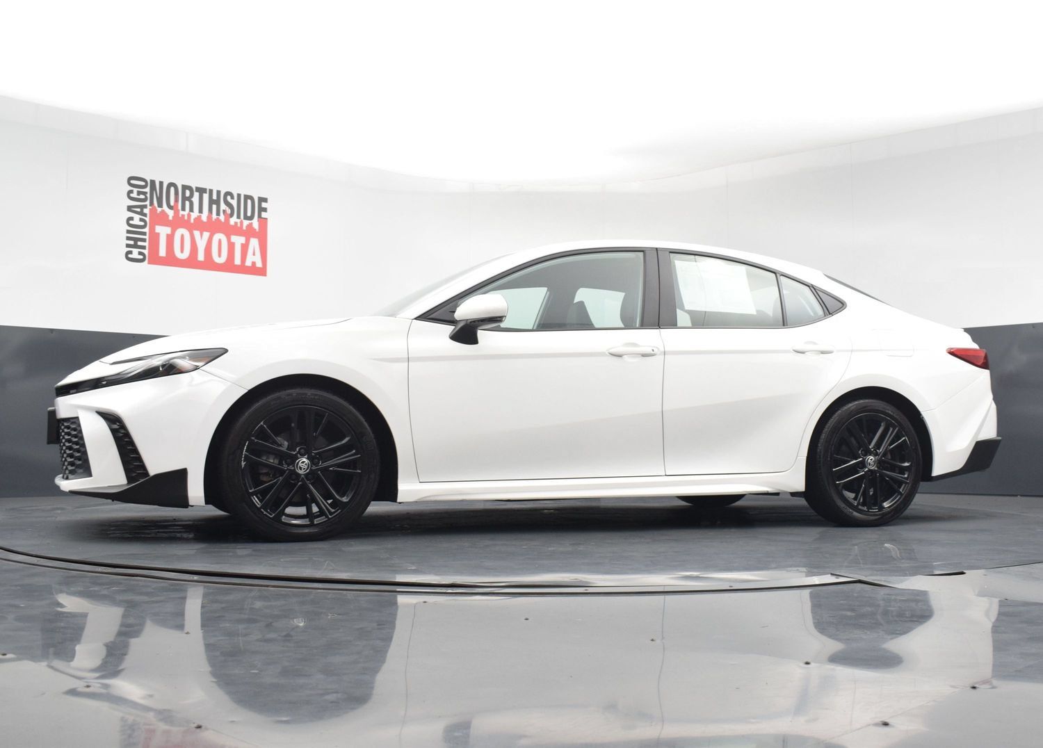 Used 2025 Toyota Camry SE FWD image 25