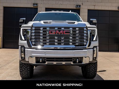 Used 2024 GMC Sierra 3500 Denali w/ Technology Package AWD/4WD image 4