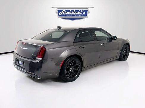 Used 2019 Chrysler 300 S image 7