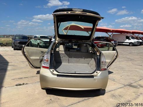 Used 2011 Toyota Prius Two FWD image 25