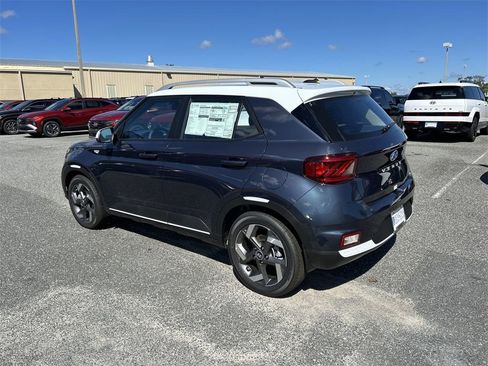 New 2025 Hyundai Venue Limited image 13