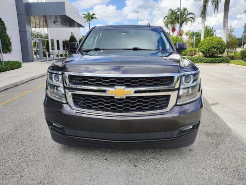 Used 2017 Chevrolet Suburban LT w/ Luxury Package image 3