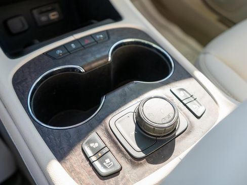 Used 2022 GMC Acadia Denali w/ Trailering Package image 39