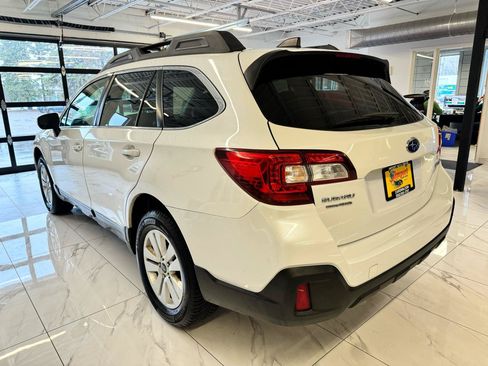 Used 2019 Subaru Outback 2.5i Premium AWD/4WD image 7