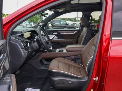 New 2026 GMC Acadia Denali Ultimate w/ LPO, Floor Liner Package AWD/4WD image 8