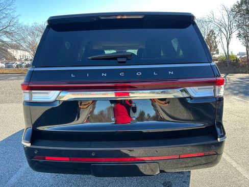 Used 2023 Lincoln Navigator L Reserve image 5