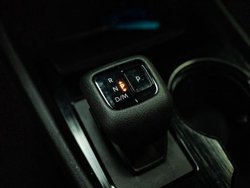 Used 2024 Nissan Rogue SV FWD image 20