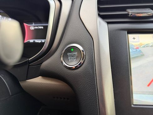 Used 2019 Ford Fusion SEL FWD image 16