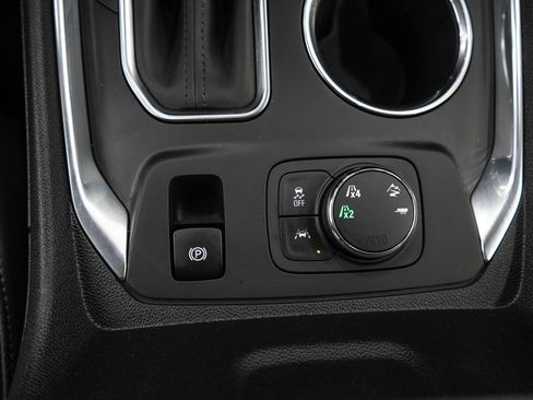 Used 2018 Chevrolet Traverse Premier AWD/4WD image 25