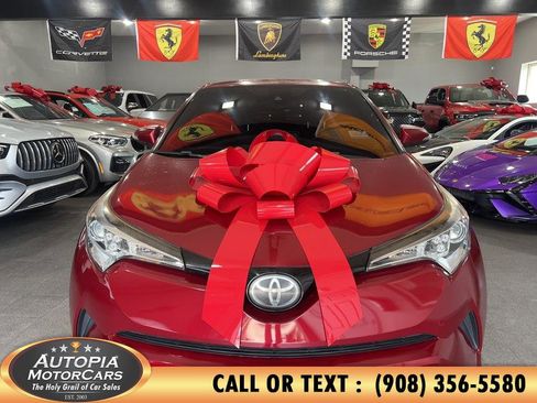 Used 2019 Toyota C-HR XLE FWD image 9