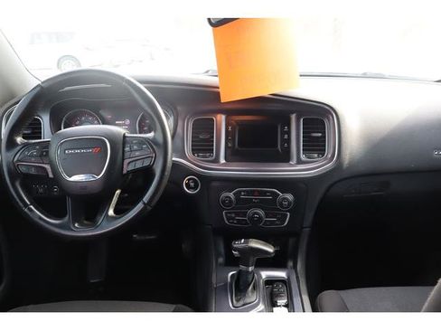 Used 2015 Dodge Charger SE w/ Popular Equipment Group image 9