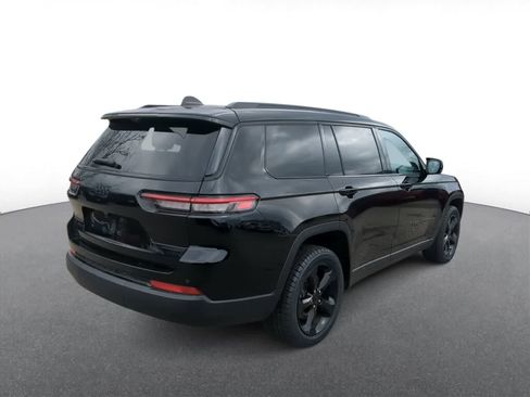 Used 2023 Jeep Grand Cherokee L Limited w/ Luxury Tech Group II image 8