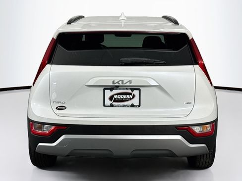 Used 2023 Kia Niro LX FWD image 10