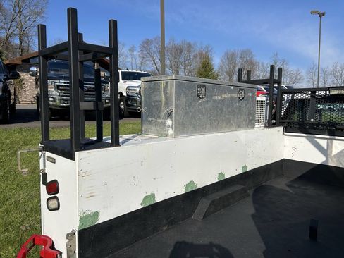 Used 2017 Ford F550 4x4 Regular Cab Super Duty image 21