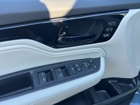 Used 2025 Honda Odyssey Elite image 25