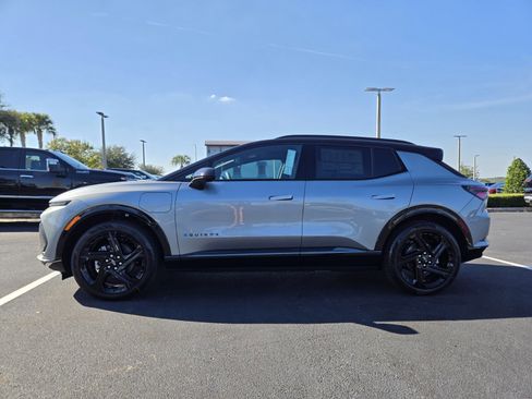 New 2026 Chevrolet Equinox EV RS image 3