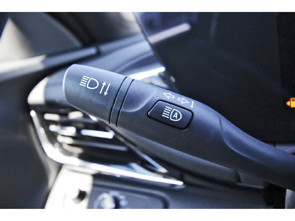 Used 2025 Buick Envista Sport Touring w/ Convenience II Package FWD image 17