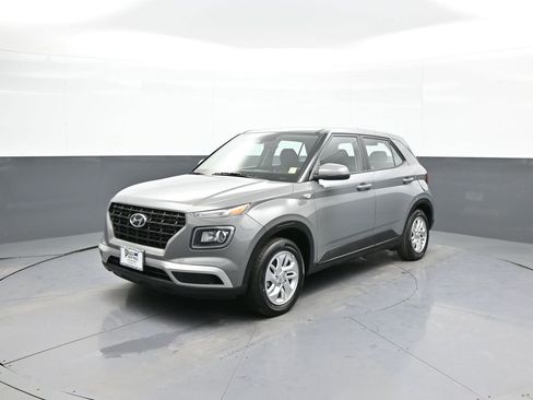 Used 2023 Hyundai Venue SE w/ Cargo Package image 1