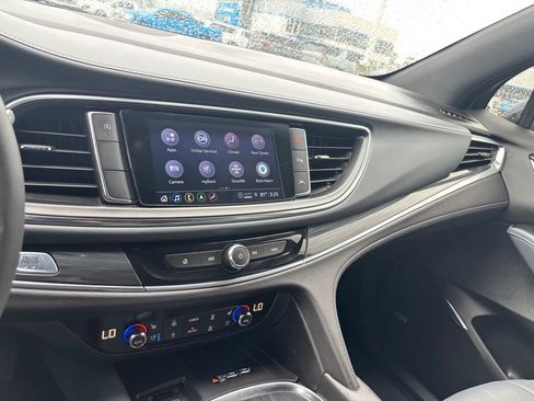 Used 2024 Buick Enclave Premium FWD image 25