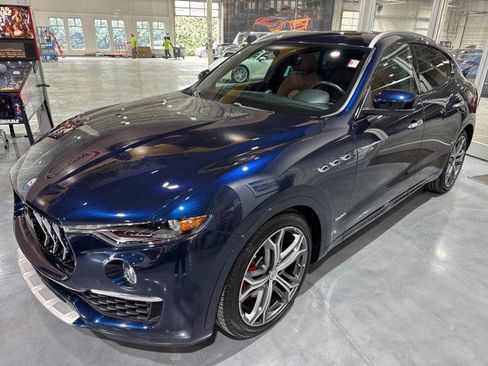 Used 2021 Maserati Levante GranLusso image 18