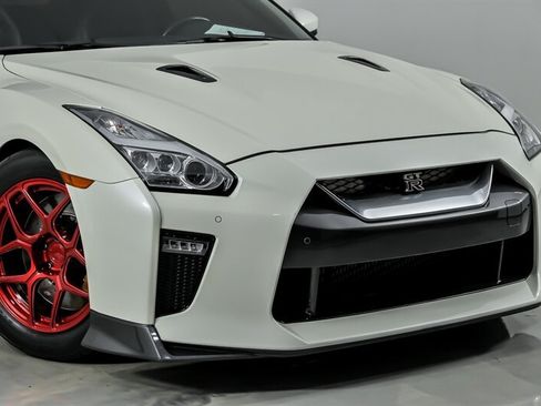 Used 2019 Nissan GT-R Premium AWD/4WD image 3