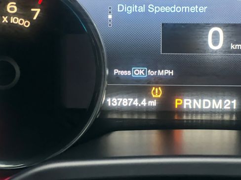 Used 2015 Ford F150 Lariat w/ Equipment Group 502A Luxury AWD/4WD image 25
