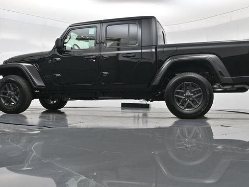 New 2025 Jeep Gladiator Sport image 45