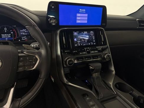 Used 2025 Lexus LX 600 4WD w/ Accessory Package (2T) image 33