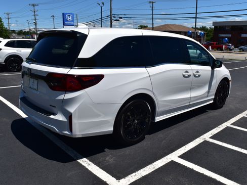 Certified 2026 Honda Odyssey Sport-L image 3