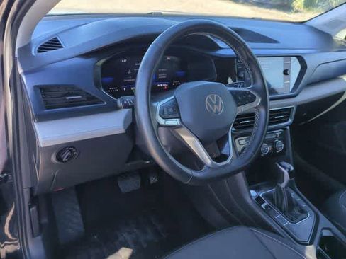 Used 2024 Volkswagen Taos SE image 10