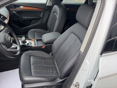 Used 2022 Audi Q5 2.0T Premium w/ Convenience Package image 8