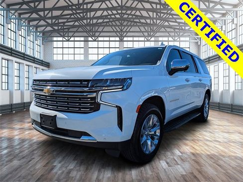Used 2023 Chevrolet Suburban Premier image 8