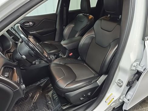 Used 2020 Jeep Cherokee Latitude Plus w/ Cold Weather Group image 29