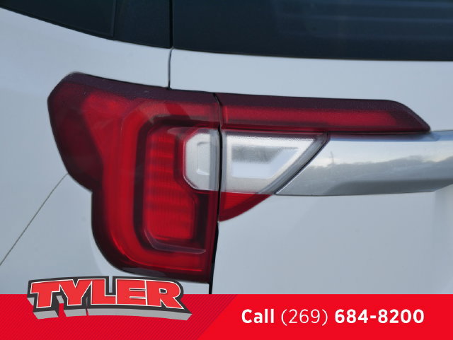 Used 2021 GMC Acadia SLT w/ Preferred Package FWD image 11