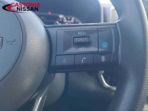 Used 2022 Nissan Rogue SV image 37