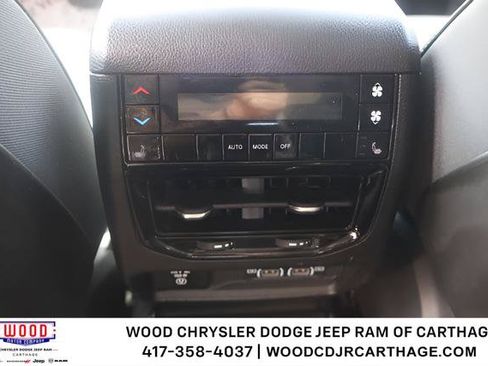Used 2022 Jeep Grand Cherokee L Limited AWD/4WD image 23