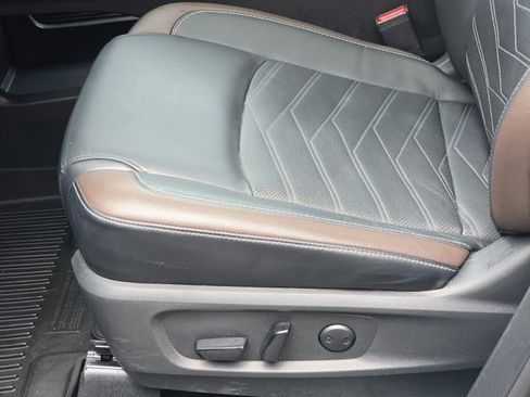 Used 2024 Nissan Pathfinder Platinum AWD/4WD image 33