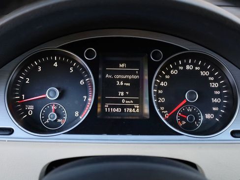 Used 2013 Volkswagen CC R-Line image 37