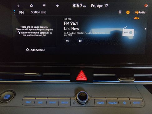 Used 2023 Hyundai Elantra Limited FWD image 25