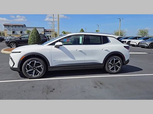 New 2026 Chevrolet Equinox EV LT image 15